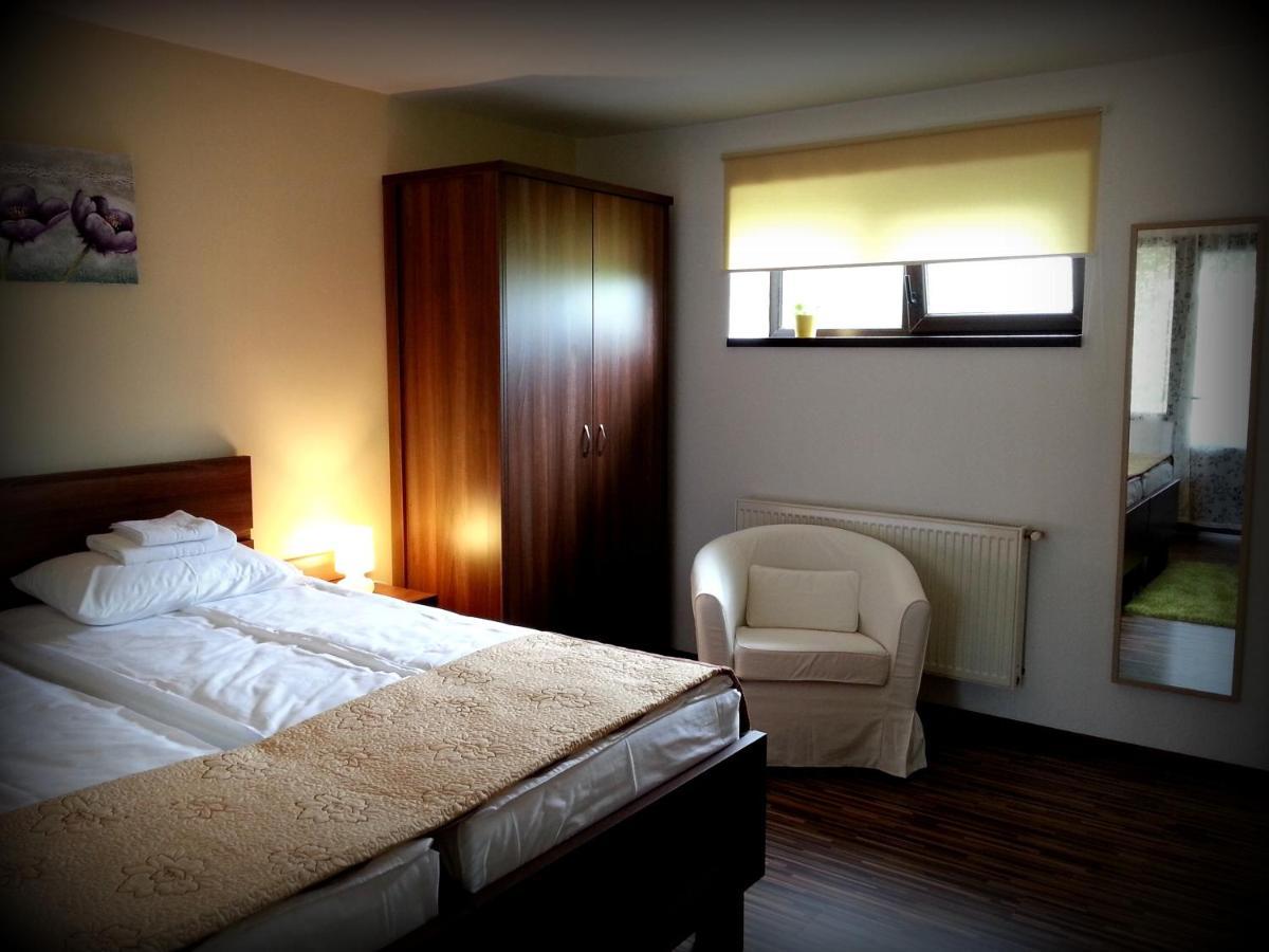 Cazare La Troita Hotel Codlea Bilik gambar