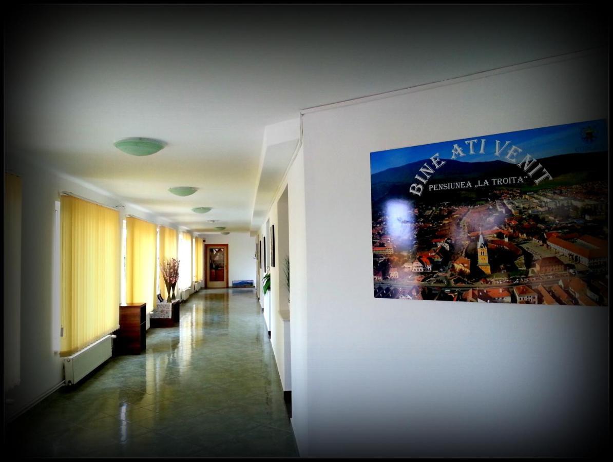 Cazare La Troita Hotel Codlea Luaran gambar