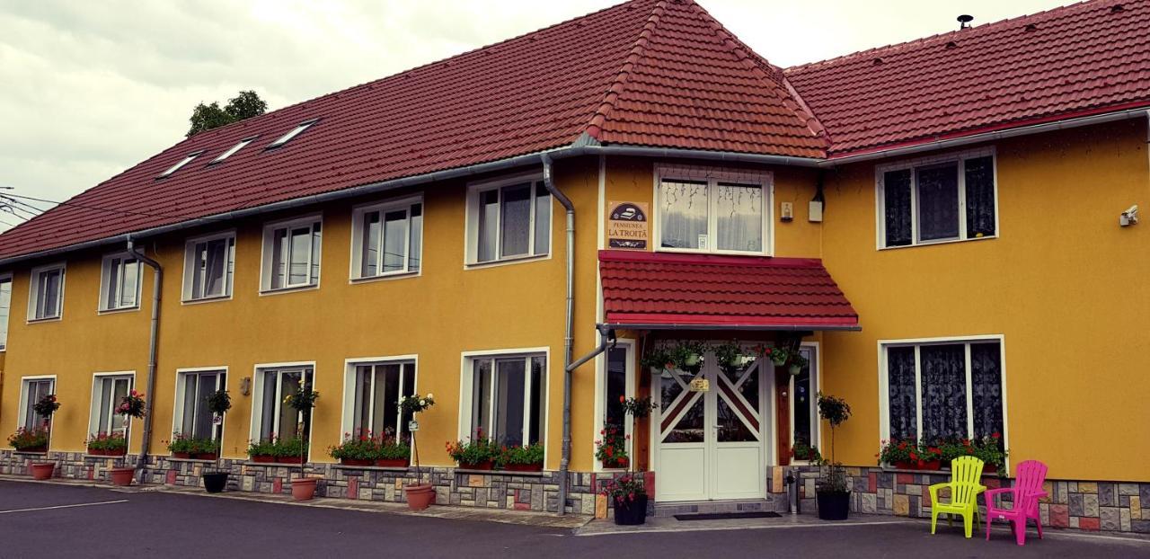 Cazare La Troita Hotel Codlea Luaran gambar